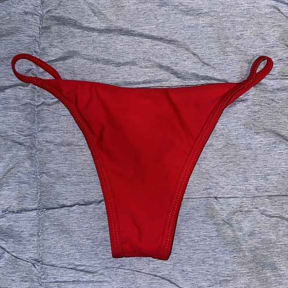๐๏ธ5 for $20๐๏ธ Red Bikini Bottoms - Picture 2 of 3